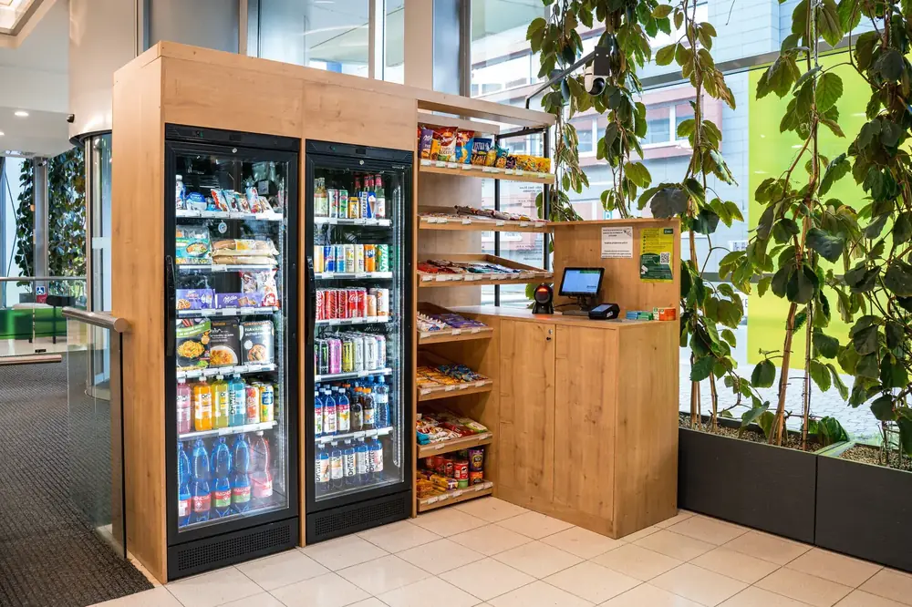 Micro-market GET24 v prosvětlené firemní recepci
