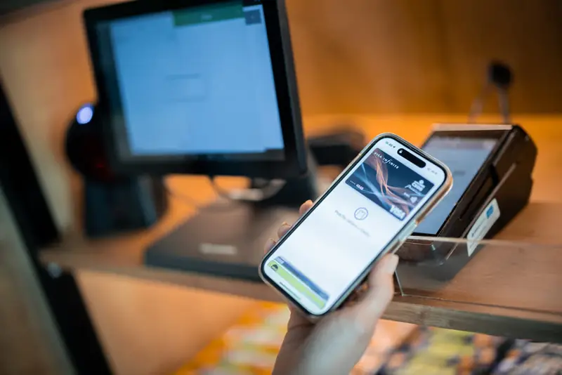 Bezkontaktní platba mobilem u terminálu GET24